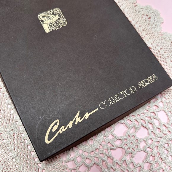 Vintage Cashs “Mrs. Albee” Silk & Rayon Woven Portrait – Framed Avon Collector - Picture 7 of 7